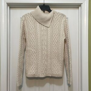 Wainscott - light oatmeal color - chunky fisherman knit - split collar - size M
